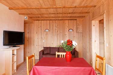 Le Refuge apartments in authentic surroundings opposite Mont-Blanc Cordon 74